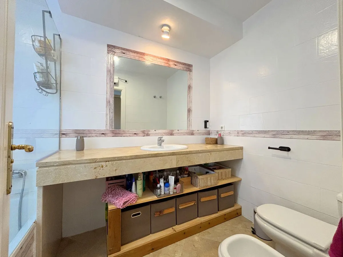 e18559f2-9b53-4c1e-91c7-3578ed23b58d