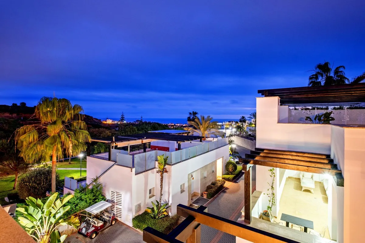 b2f6ef2d-c16d-47d9-bb9d-8218ba0447db