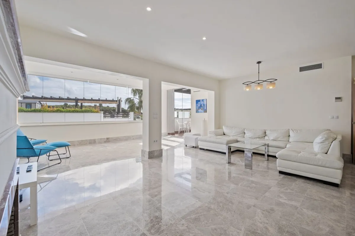 b9dd10ff-504a-4908-8098-7947b472fa8b