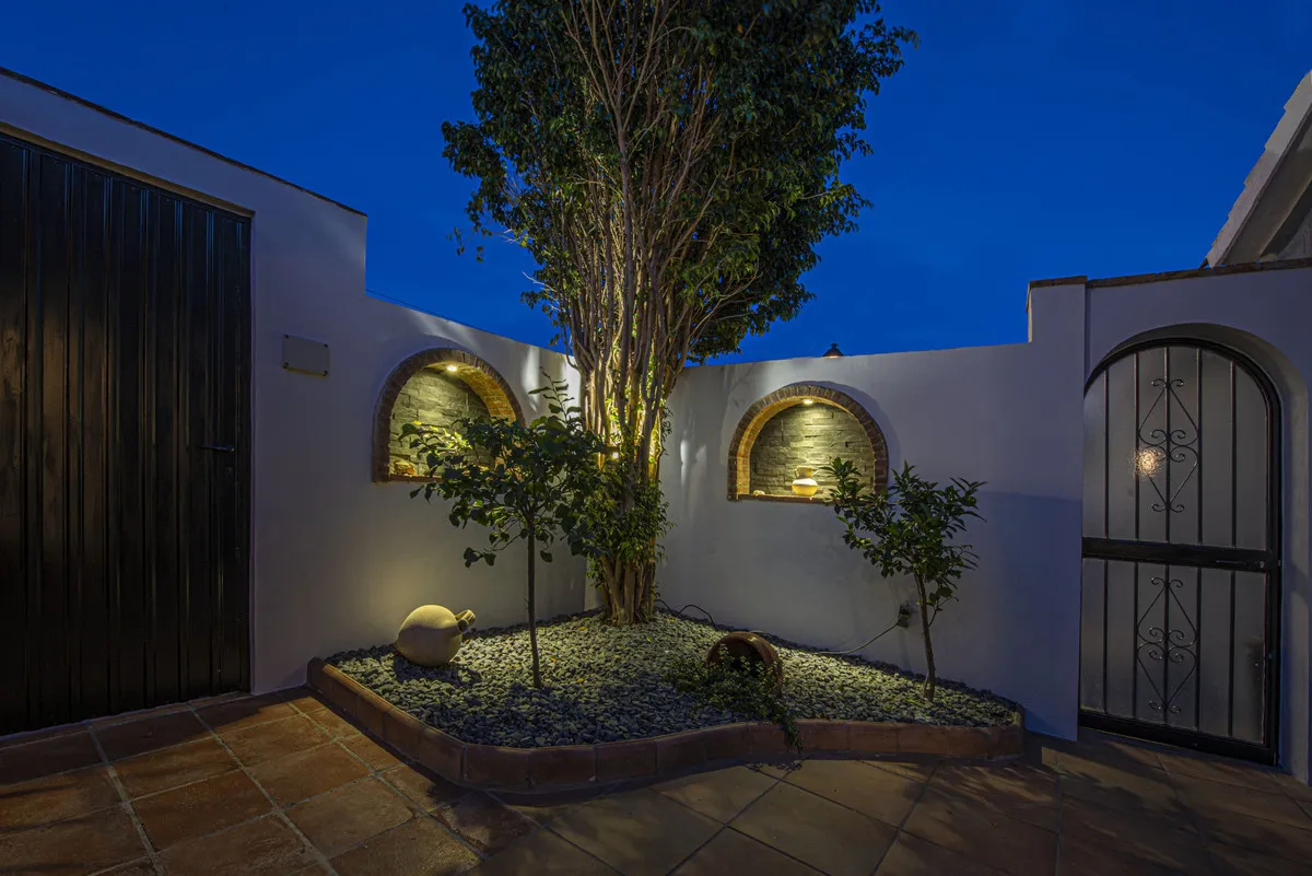 5a2eff3b-81a6-476b-a7c2-cea9f45ac113