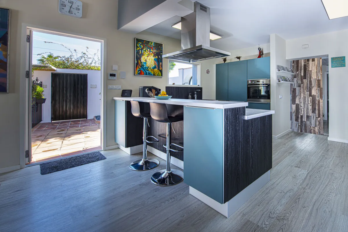 606c90e8-de32-4e0e-aacd-0f40ea565175