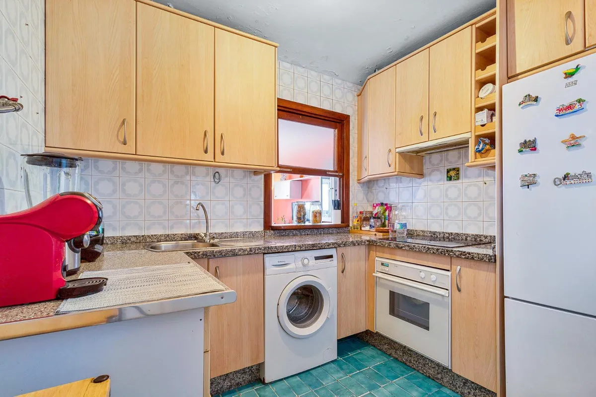 8af3595e-cd69-4910-a323-925bdc8ad3a1