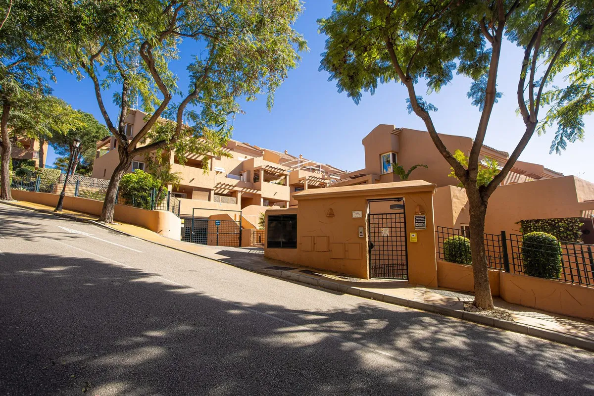 7be1b420-6a30-4aec-8a66-66c592a6c7f9