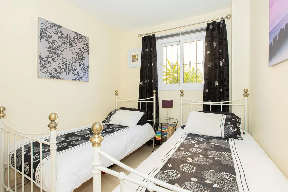 b969f335-19f2-43cc-8c2b-d69df2530cc6