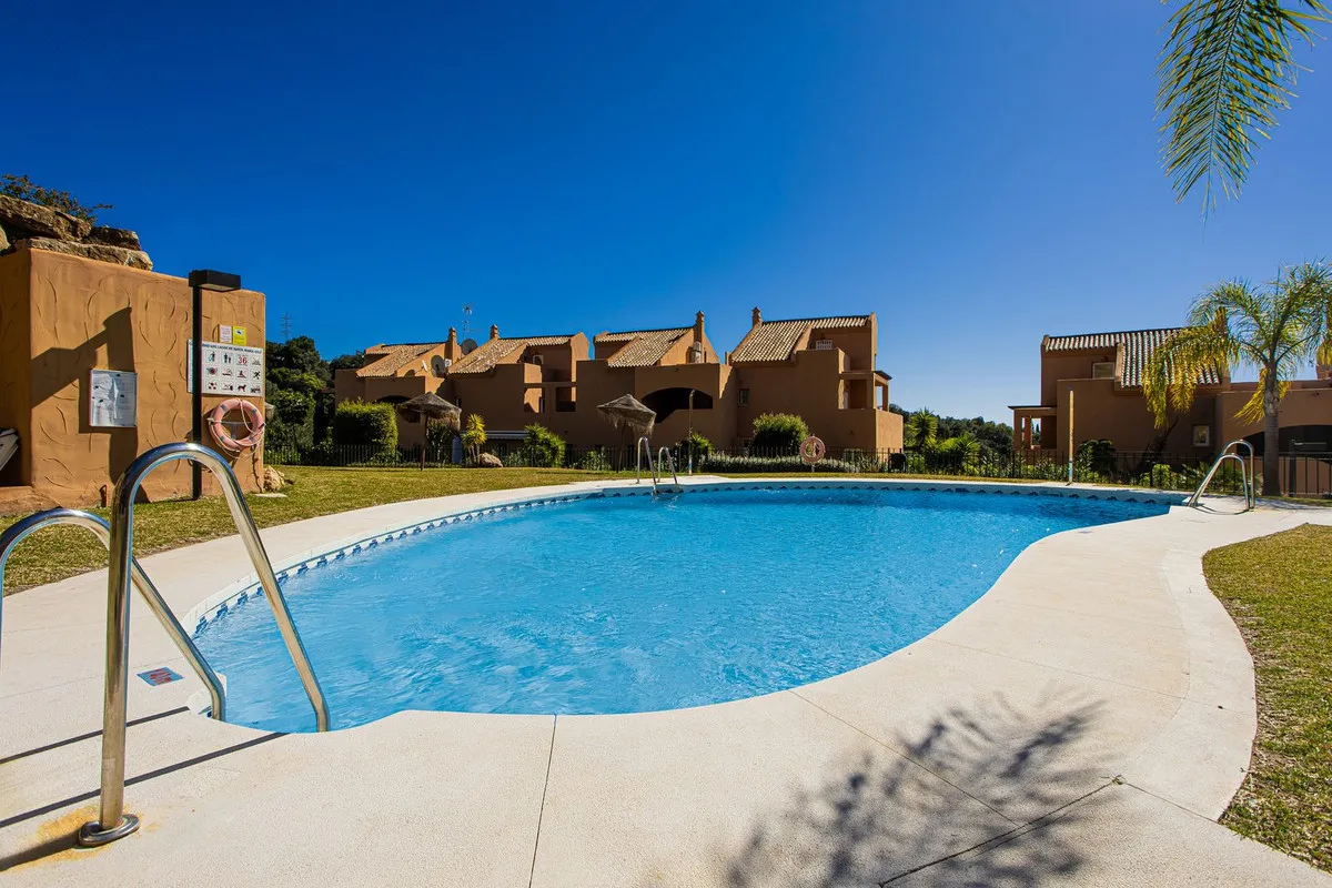 e3787b01-4373-4eaf-b7b0-d07064d7b29e