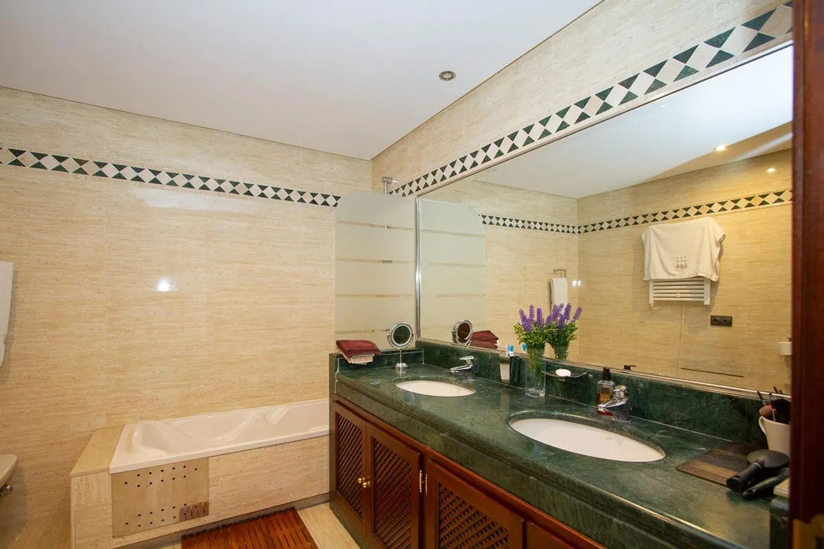 fda82887-f7e3-45b9-819b-18a6ec47d40f