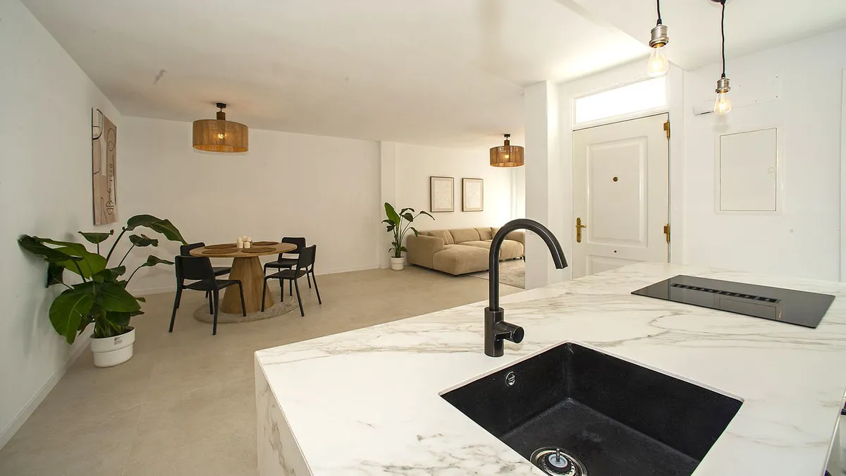 31f2d2f6-b26b-4578-8cc7-09a10b3cb17a