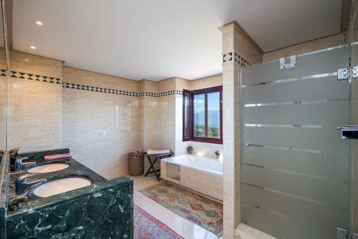 7390f980-b7ca-4abb-a759-da0272c81858