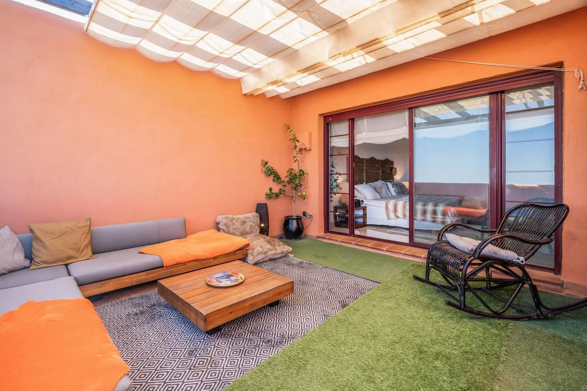 d657e310-de1c-4c42-8140-acfbda598c56