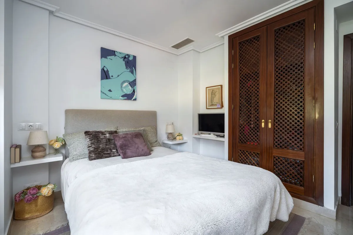 fb00754f-2a2f-48c9-819b-47cfb04c56c7