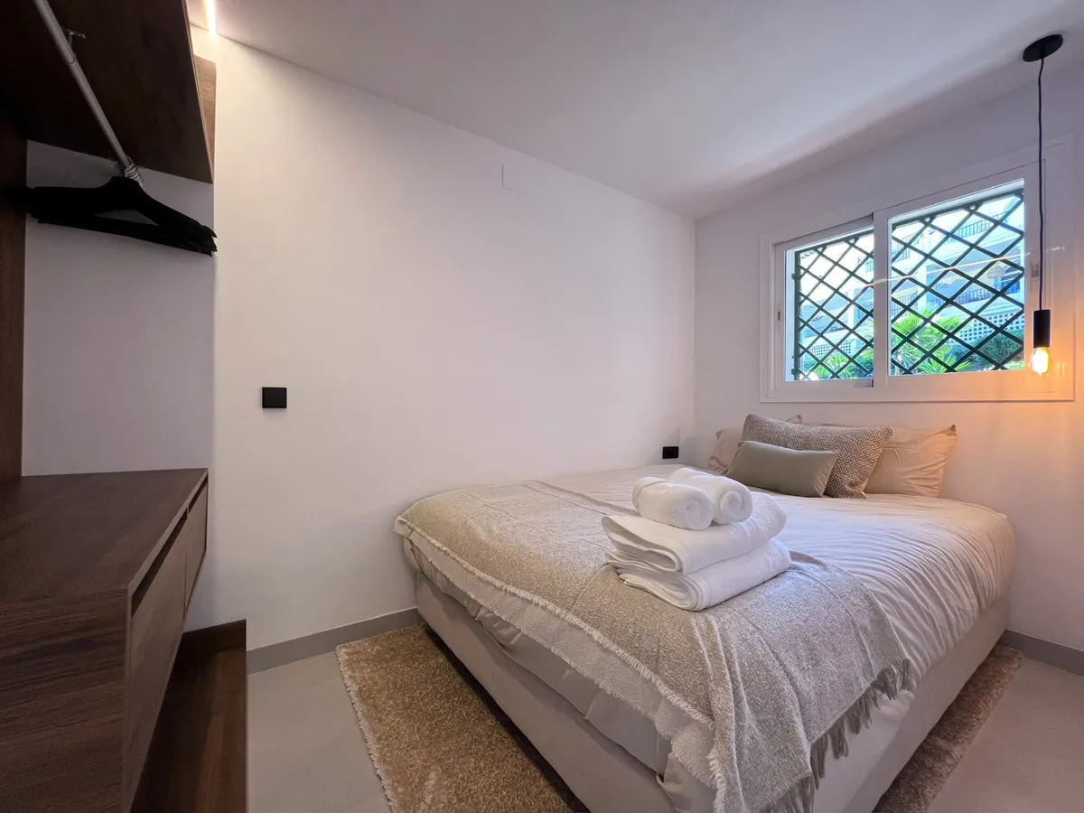 f9792d7b-b79b-4f9f-9f34-391fc2750565