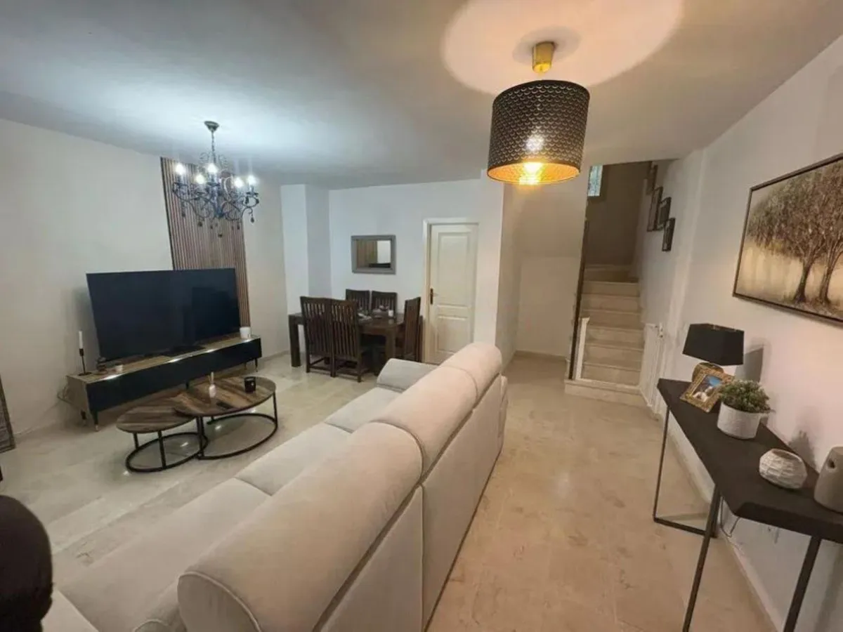 a0678c2f-b128-4bb1-8327-6328e77a3561