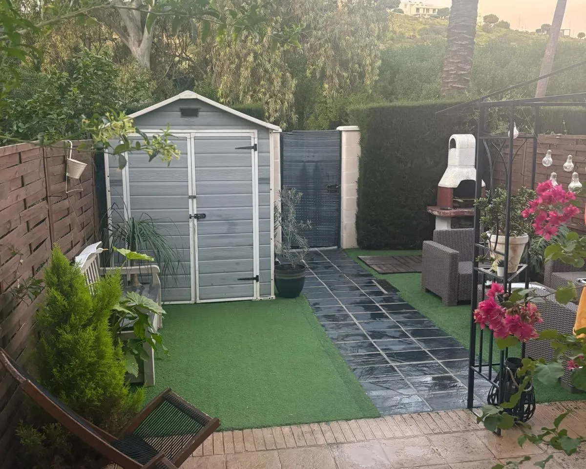 c1eb0ef9-8634-4b47-a0a4-7a242c896eb8