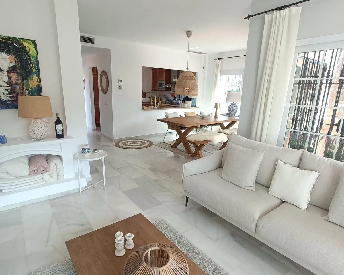 818680cd-c74b-4876-afa6-7ba84b0b4e73