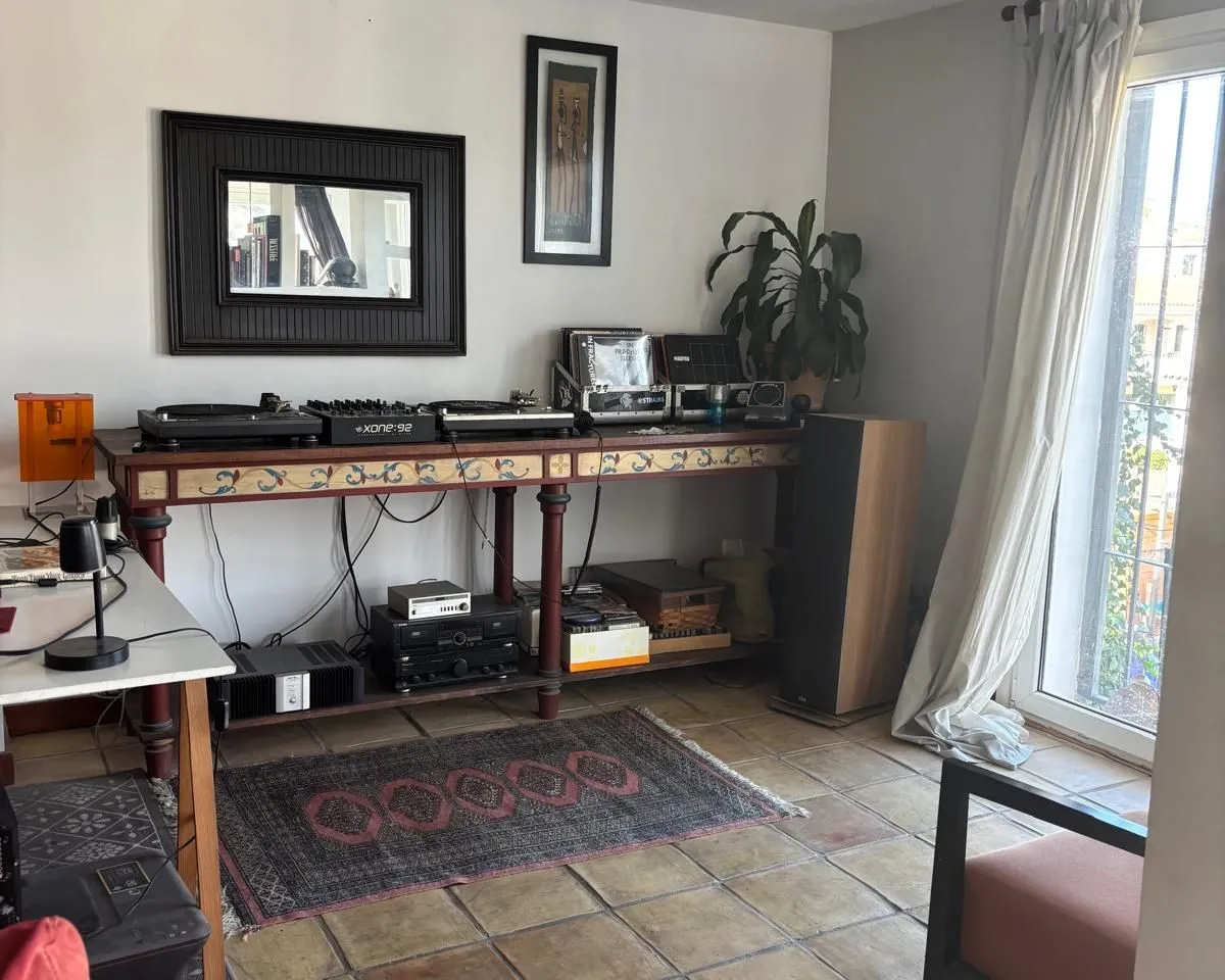 9ce7bfc9-9a46-4d86-8ab7-78fb072e0930