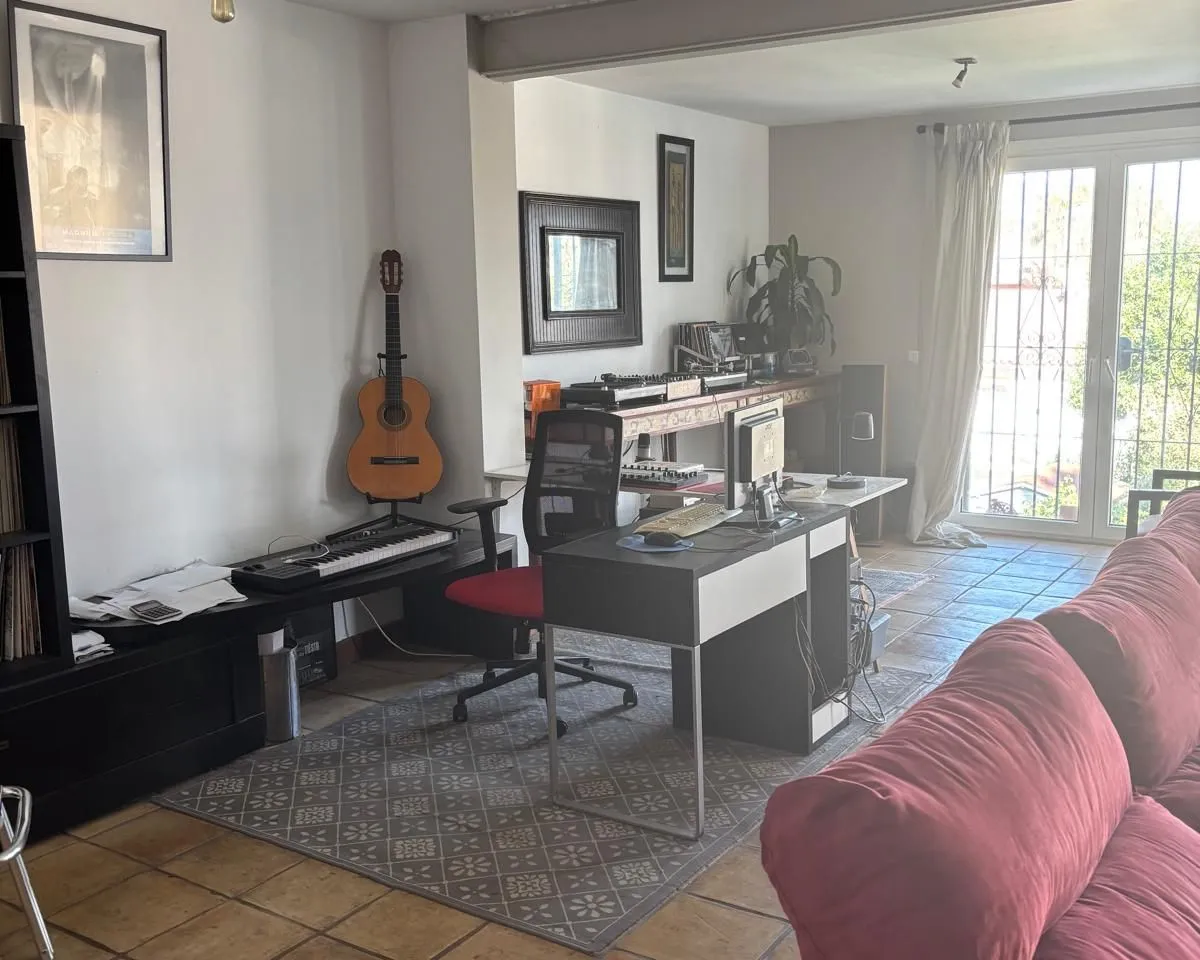 b41a36bc-9913-4c1b-95b9-ceed699317d8