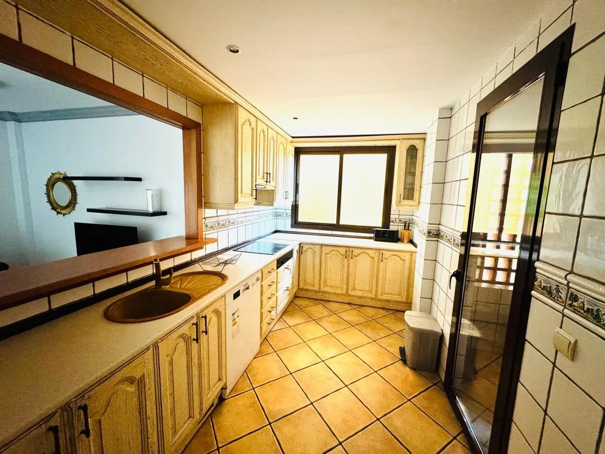 ba05fb5f-d4a7-43db-9505-7d86bfd21e67