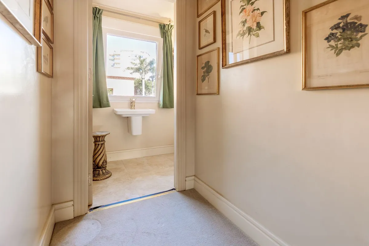 9d64b909-5be9-4145-a9af-87ba6d3a231d