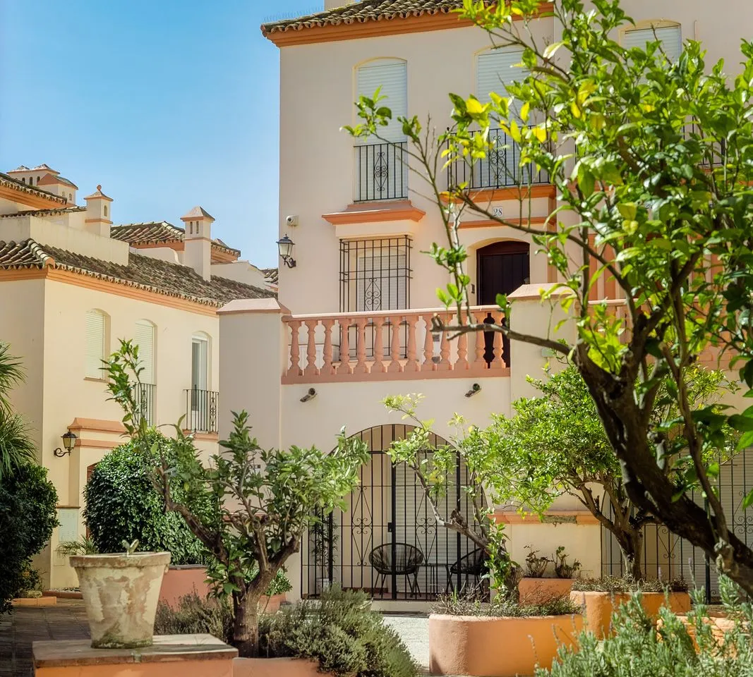 ae298df1-14f4-4b8b-9151-090fda0dbae0