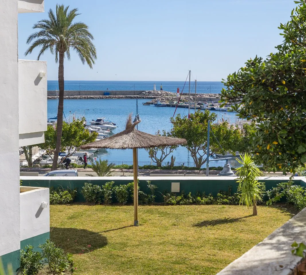 c225bc53-0aaa-4931-bc3e-06dbb4095fa0