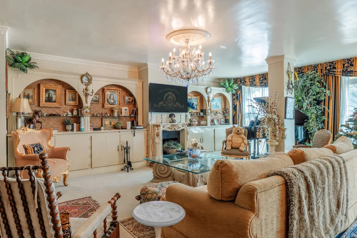 eec5af37-09e0-40c7-b4e1-fb3ff428a531