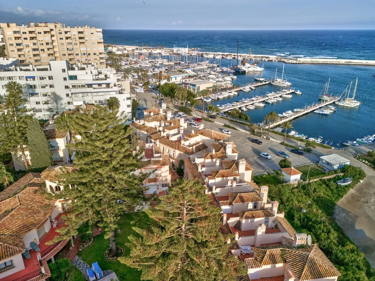 f32d7d5c-650c-418b-abda-82a1643ea879