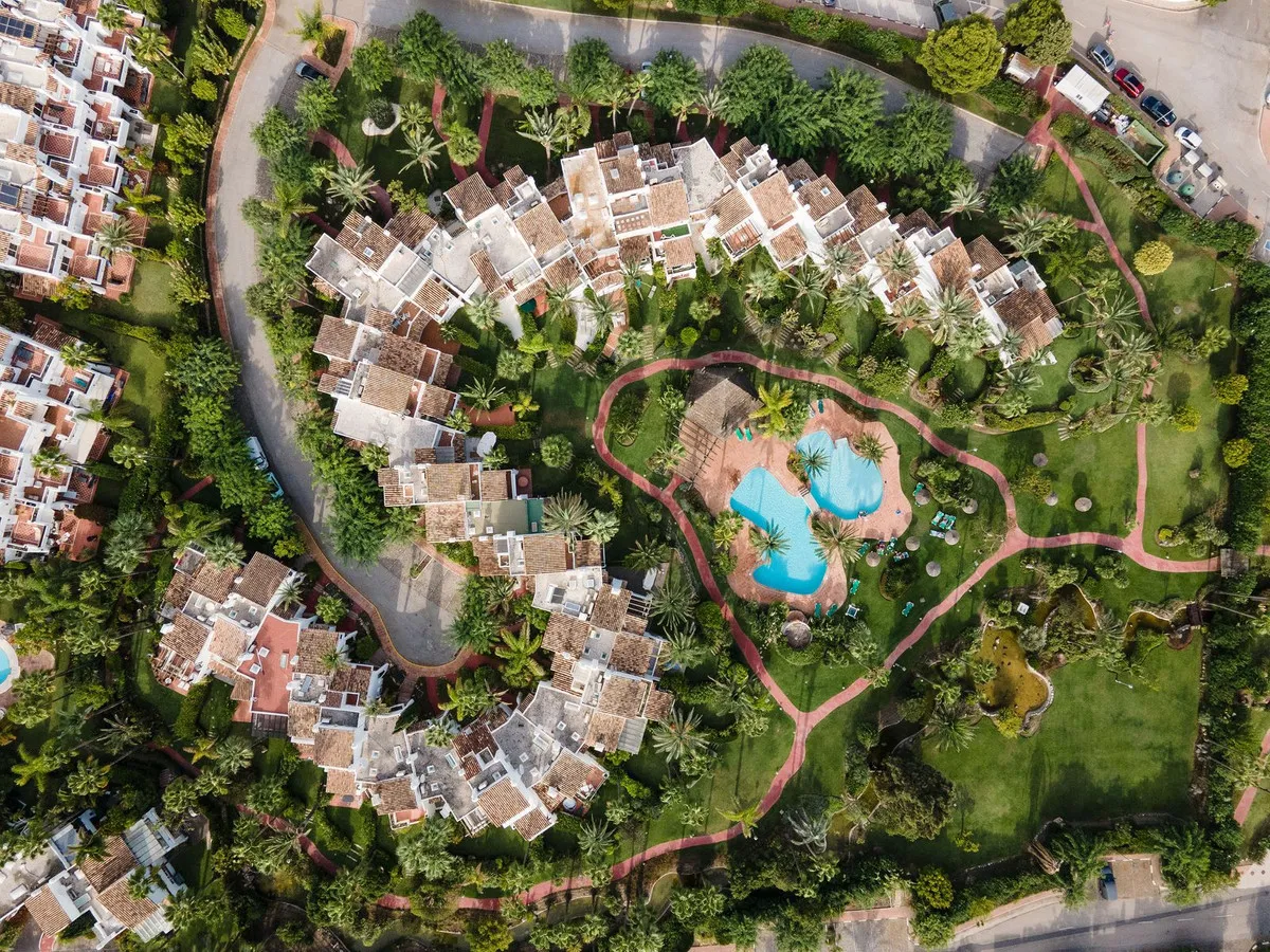 06ec3663-56bd-45c5-b913-16540c3b28ca