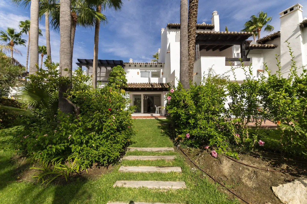 54b7f1ad-605f-49c1-a435-830561bb18ff