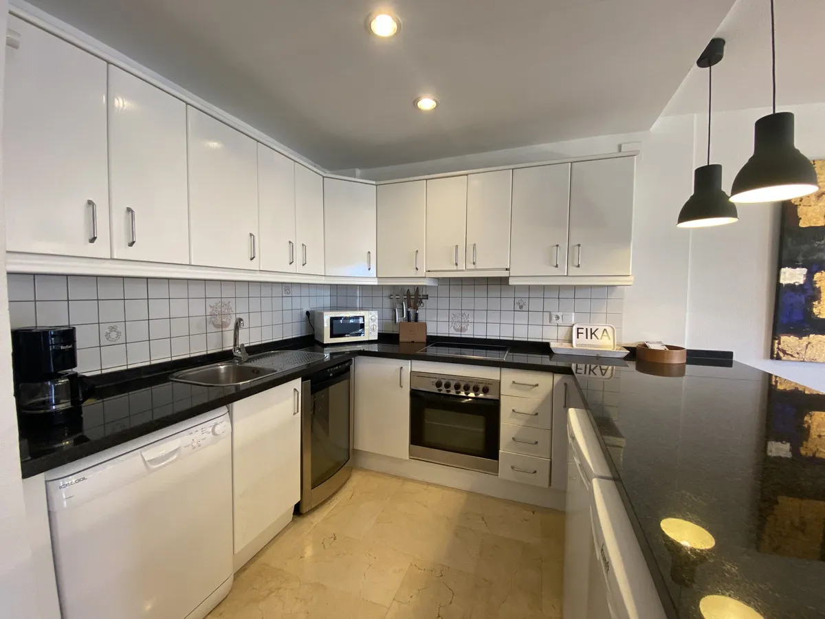 8ea43293-b966-4842-bcd2-de3c0f774f3c