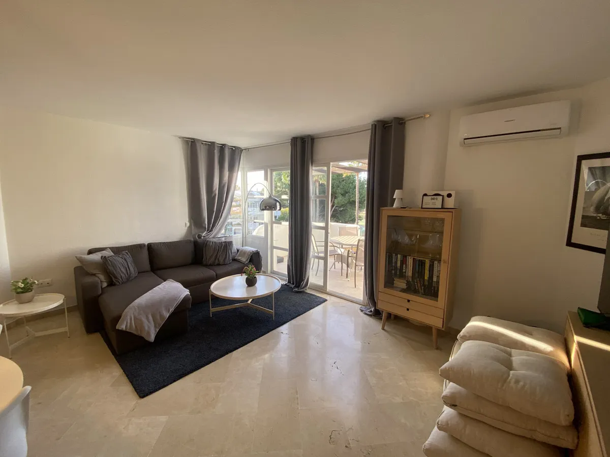 990ab178-8b71-46fc-bd01-79358e04b7ad