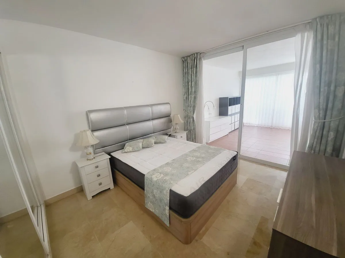 dee1a4e9-419c-4411-b35e-4a0ea1b4fc54