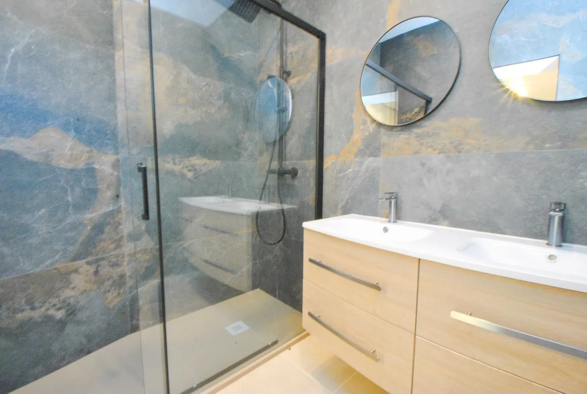 2a0afb74-507c-4991-9065-27253d944908