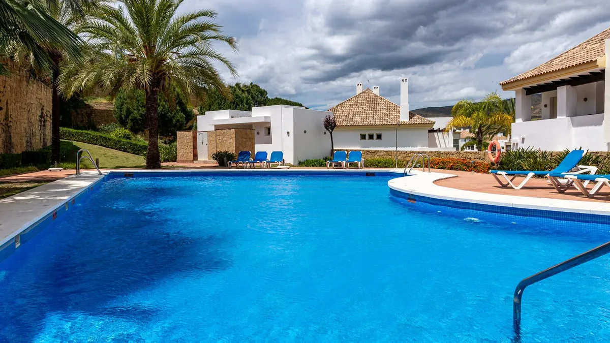 992e56f5-828d-497a-92f8-6a35297c66f1