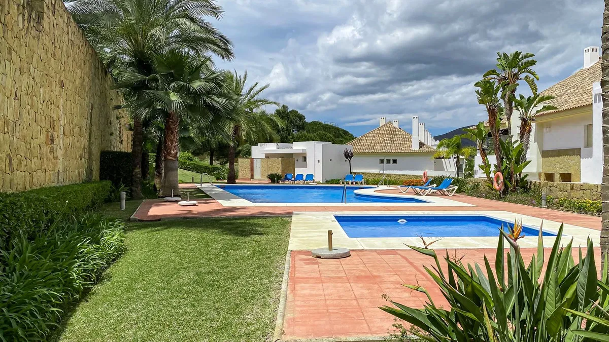 9ecdd3ca-0839-4045-b5c8-4b005f0b5d4a