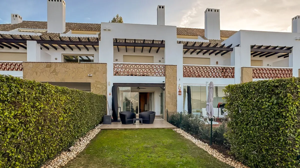 cb7df4cc-98f6-424f-81cc-23121489da3b