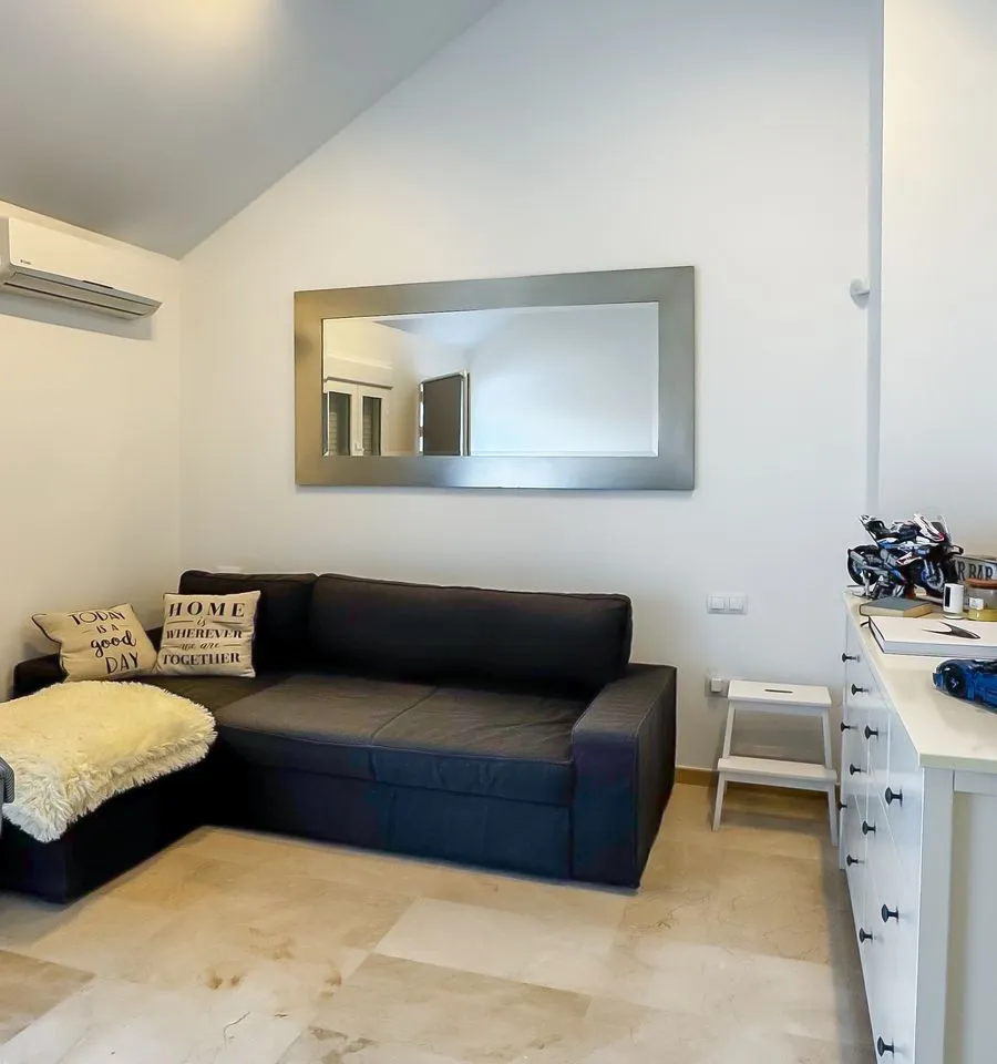 f255d1de-b2b8-4b6f-9714-430b64e9b90b