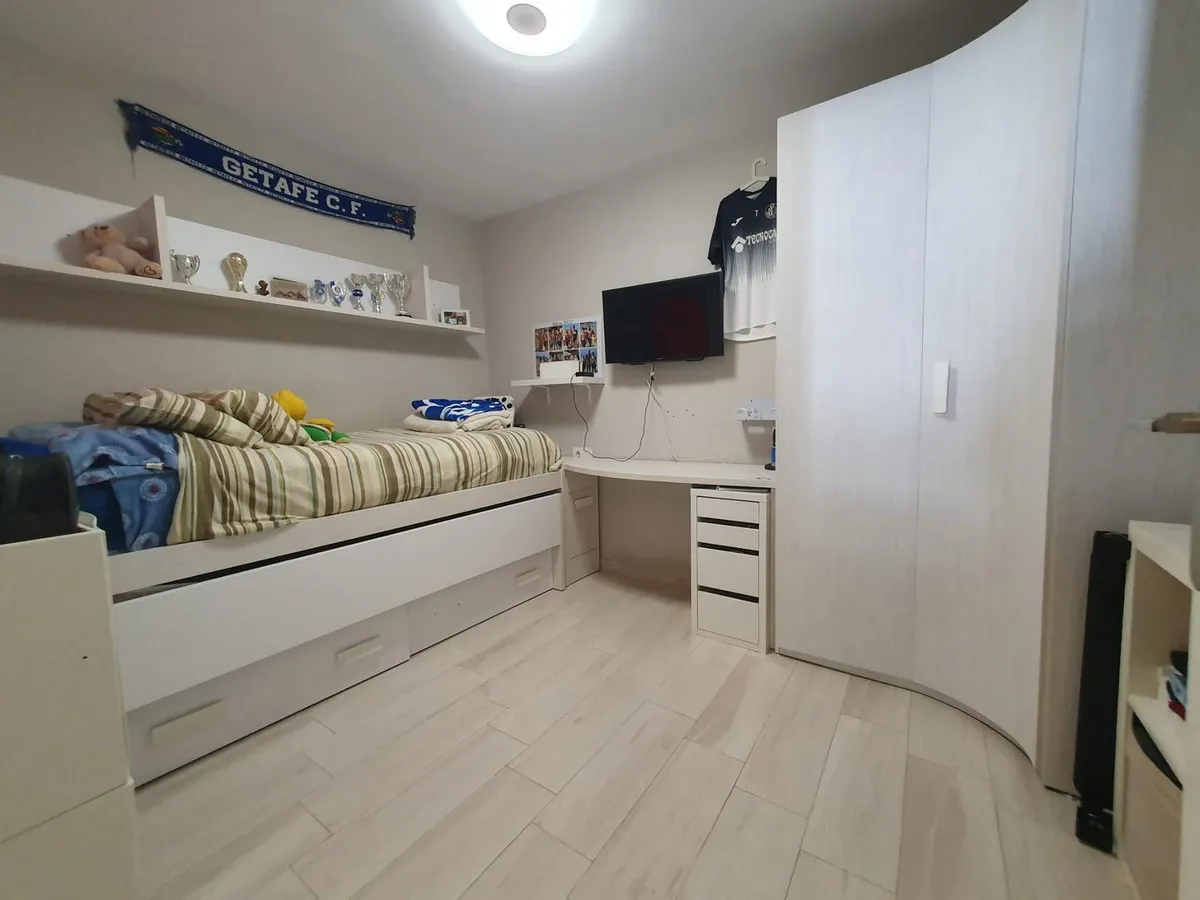 d55c0421-9bab-40e7-aea2-70b19a42f574