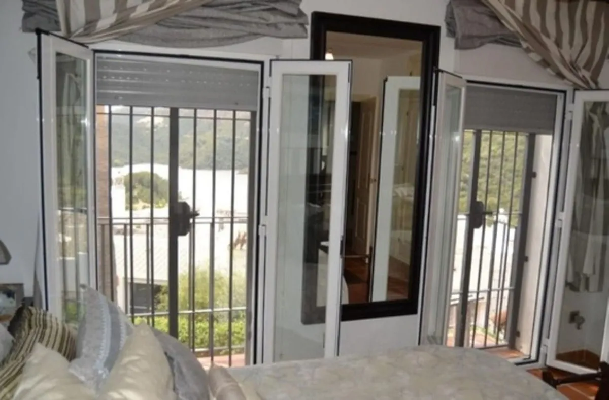 30faf1c2-5955-4bbd-8cc1-77601fa51a43