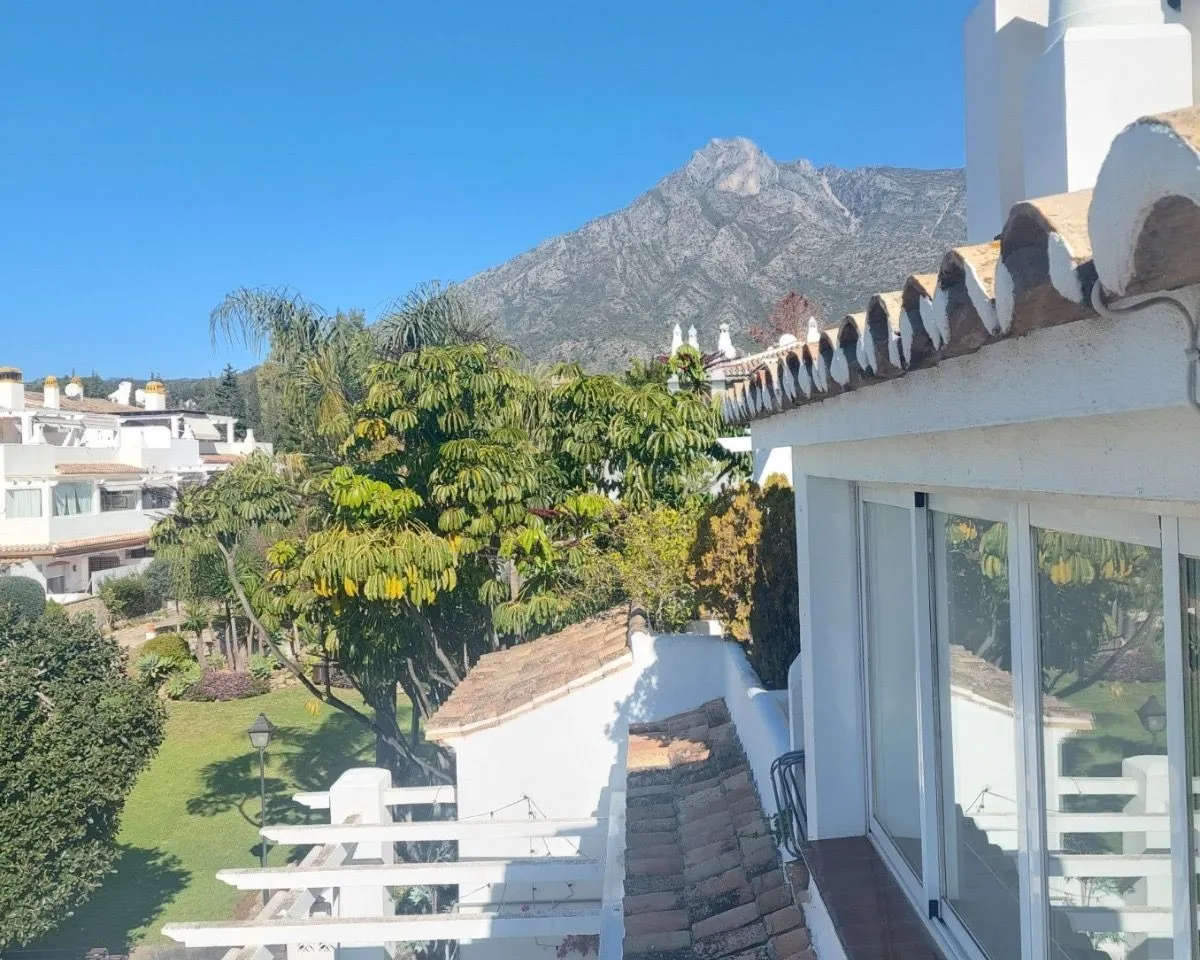 18d49b04-933c-4b5c-83cd-55f1922930ae