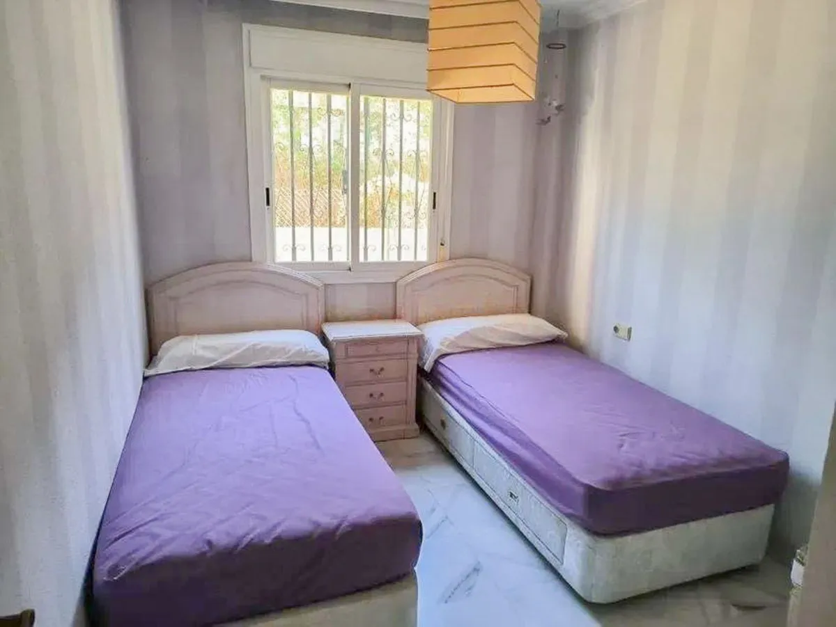 b891a4e9-5857-49a2-b054-a102c8498716