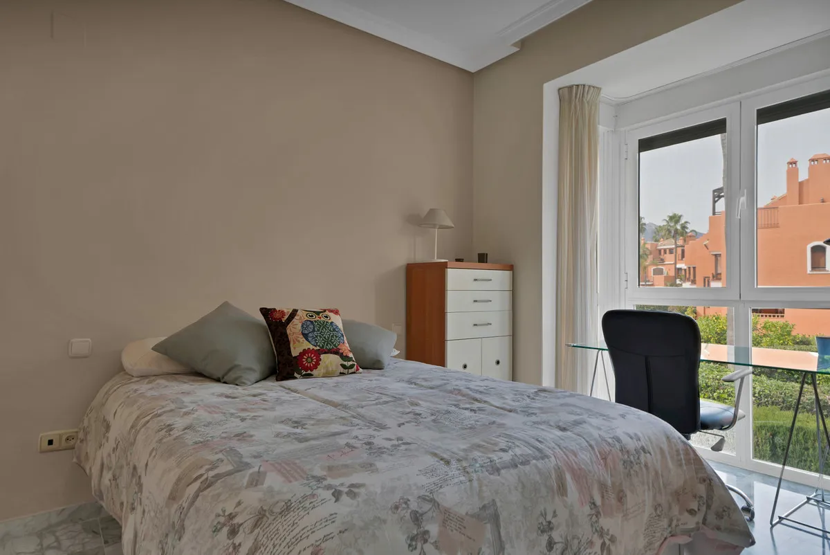 2aeed4c5-5a61-4a7c-8f7b-8d150d8fd56b