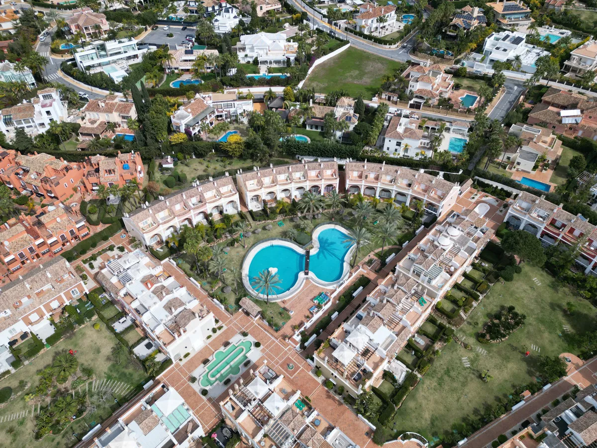 44b42f6d-9c31-49c3-b9d6-d9e4e12c547f