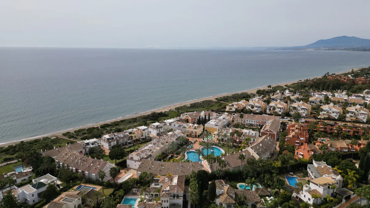 8c4810c6-8a30-4bf6-9a34-47402e3f79b8