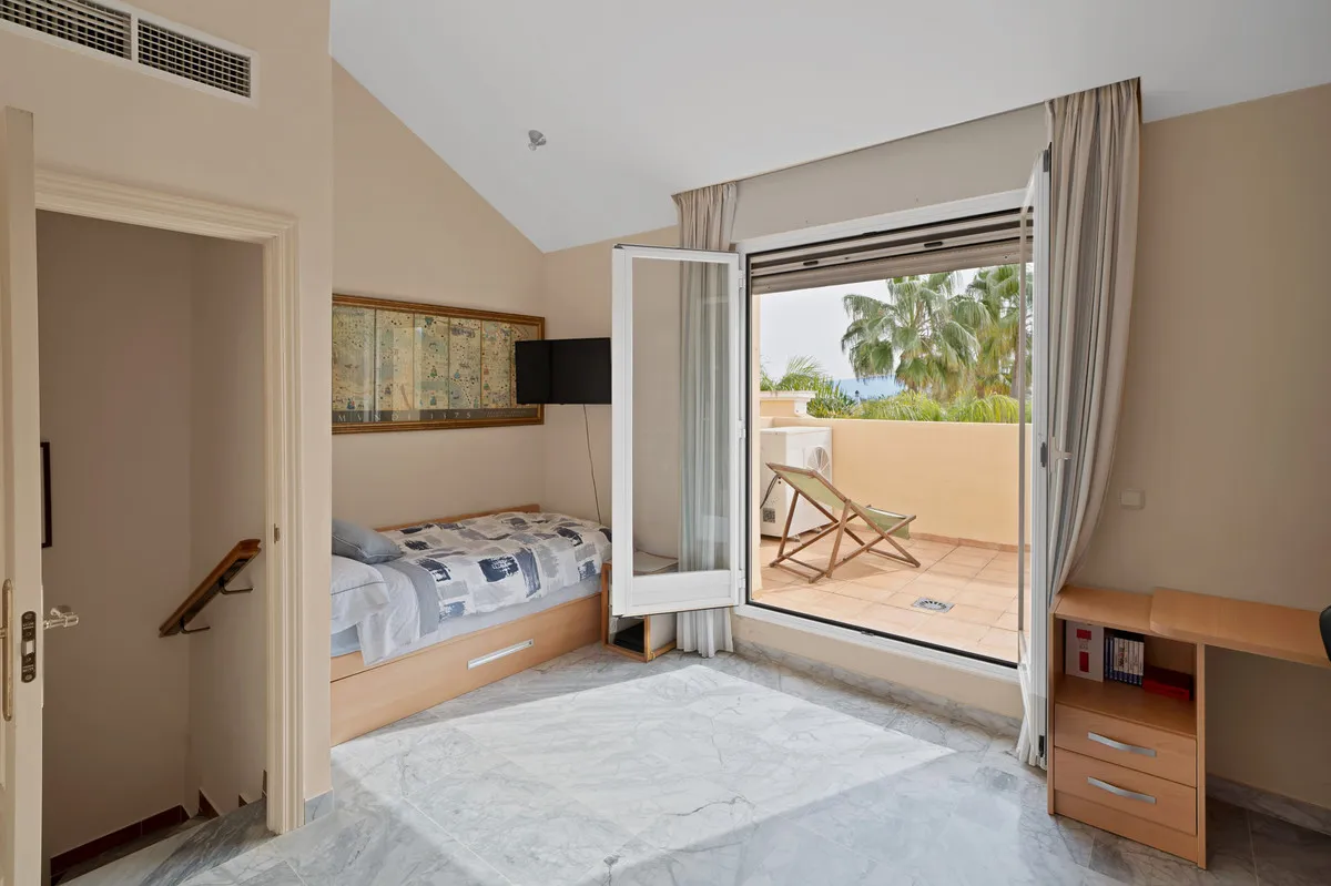 a813734d-5550-49f6-bd78-30dde32cf9a2