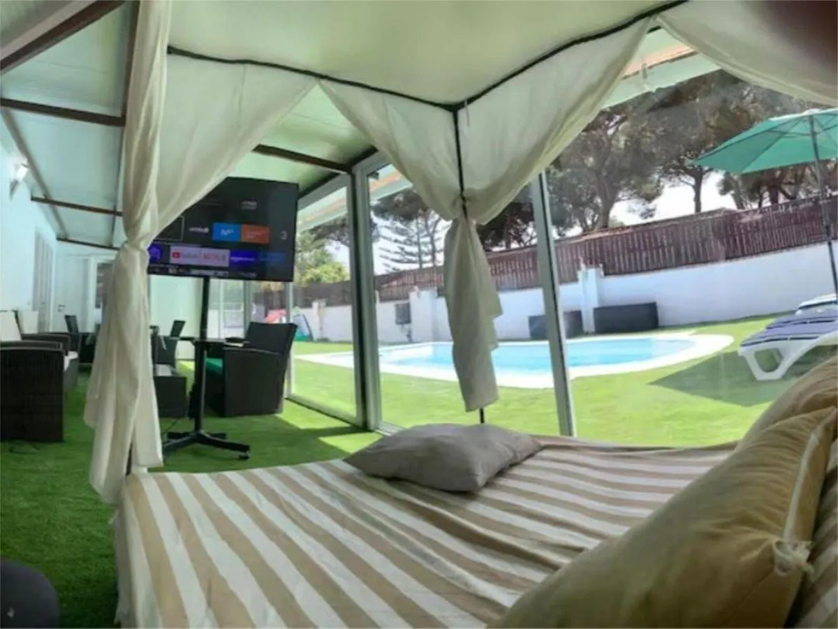 8fe5c3bd-18e9-490f-add7-6719b204d8a8