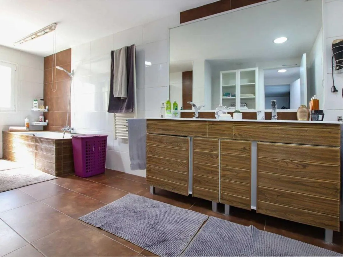 ca0b5159-154e-4f2b-a269-fa4de48c9d94