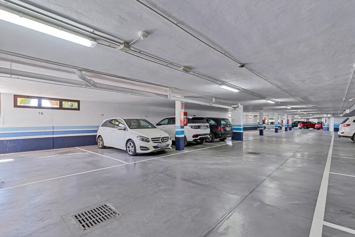 21f7c97a-0e35-47d7-a9ae-148bbd99ee0e