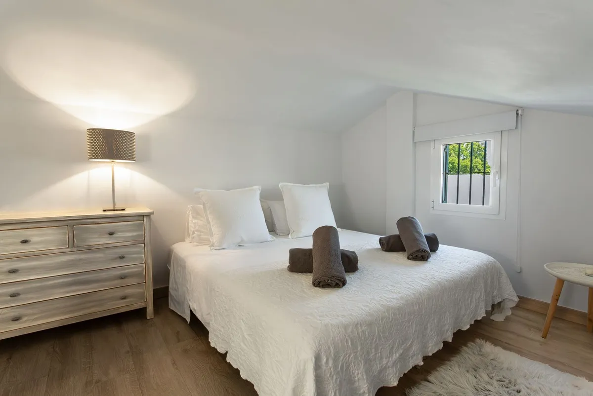 07eff8f7-f2ff-4f51-9ef9-4c5ac401148d