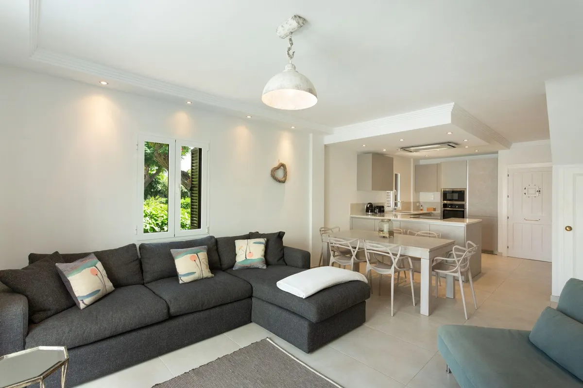 54d067d6-69c9-4c9b-b165-fa03a9ff16ae