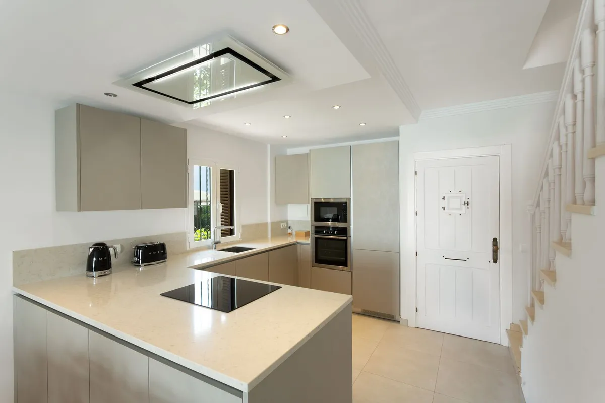 9d966c99-2296-4e9f-8006-25299dd32c4c